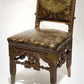 Резной дубовый стул с латунной инкрустацией Резной дубовый стул с латунной инкрустацией